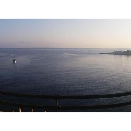 St Julians' Sea Front, Spectacular View, Apartment Saint Julian's Ngoại thất bức ảnh