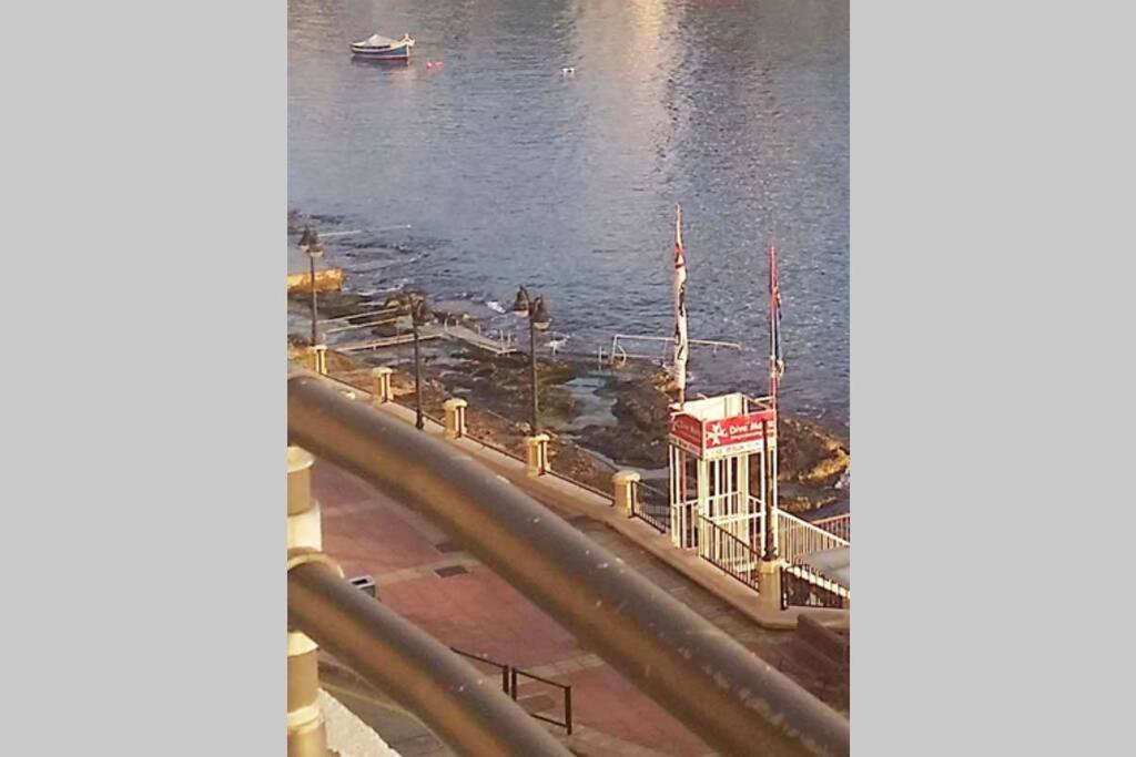 St Julians' Sea Front, Spectacular View, Apartment Saint Julian's Ngoại thất bức ảnh